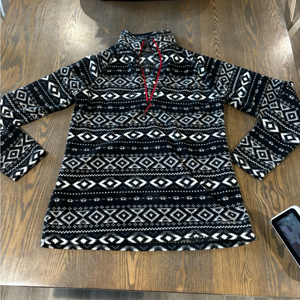 Eddie Bauer Black and White Patterned Zip-Up Sweater